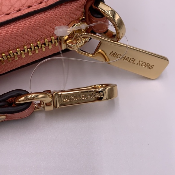 MICHAEL KORS LARGE TRAVEL CONTINENTAL WRISTLET WALLET SHERBERT COLOR - Picture 16 of 16